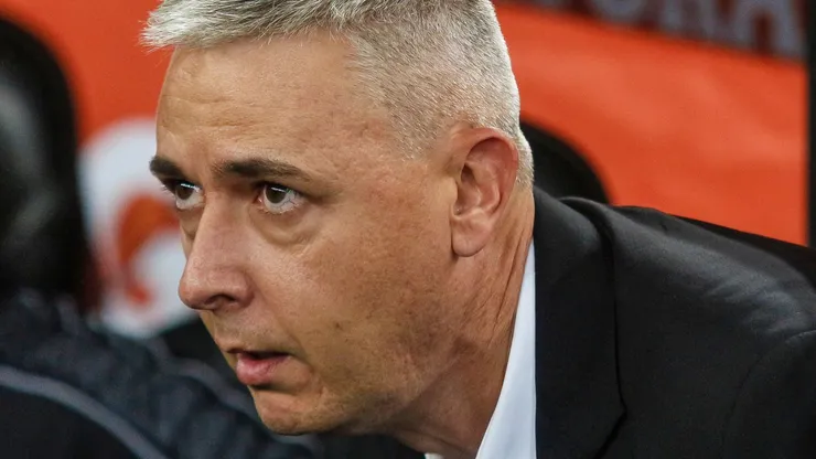 Tiago Nunes durante partida contra o Tolima no estadio Arena da Baixada pelo campeonato Libertadores 2019. Foto: Gabriel Machado/AGIF