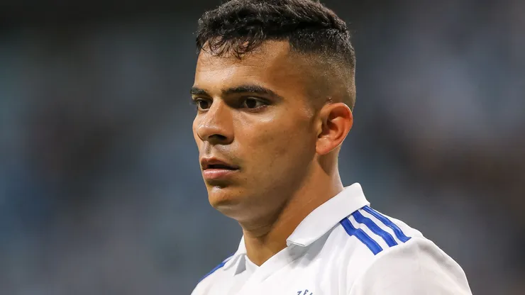 Bruno Rodrigues jogador do Cruzeiro durante partida contra o Grêmio no estádio Arena do Grêmio pelo campeonato Copa do Brasil 2023. Foto: Pedro H. Tesch/AGIF
