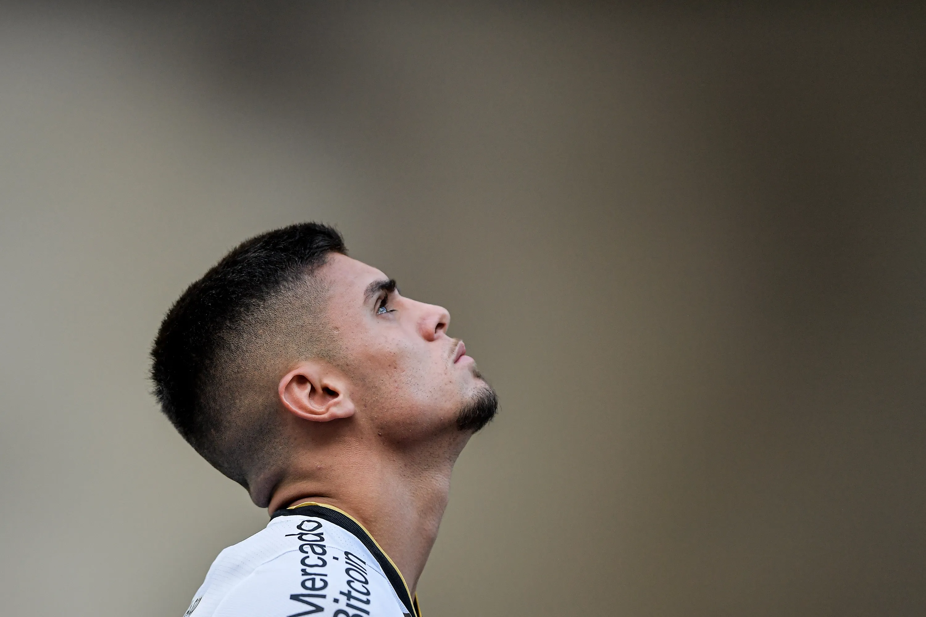 Gabriel Pec durante partida contra o Palmeiras no estadio Maracana pelo campeonato BRASILEIRO A 2023. Foto: Thiago Ribeiro/AGIF