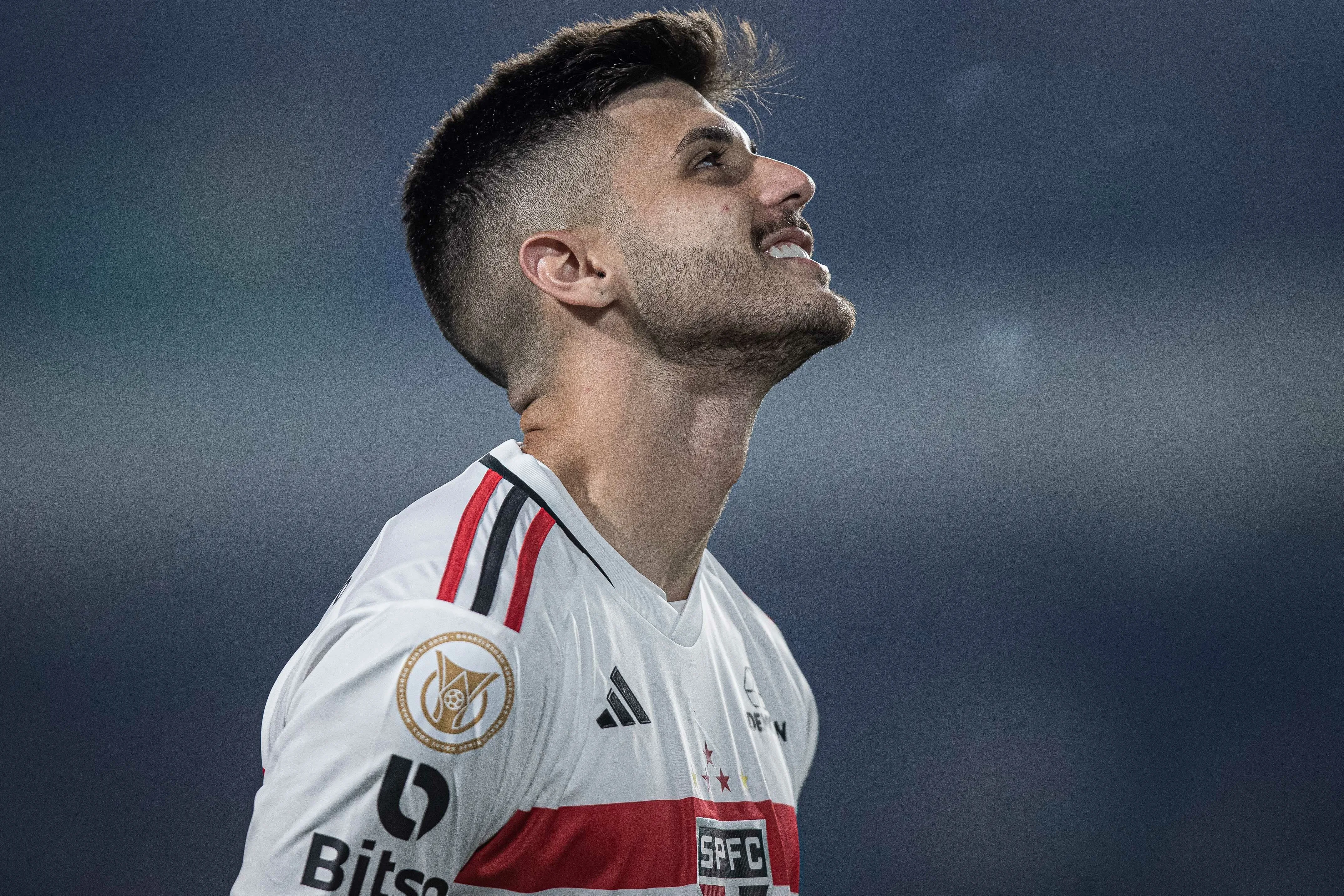 Foto: Heber Gomes/AGIF – Beraldo em ação pelo São Paulo.