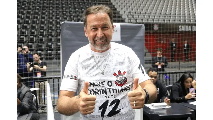 Foto: José Manoel Idalgo/ Agência Corinthians - Augusto Melo recebe notícia inesperada.