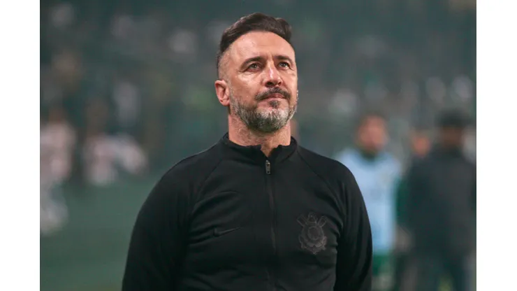Vítor Pereira em sua passagem pelo Corinthians. Foto: Gabriel Machado/AGIF