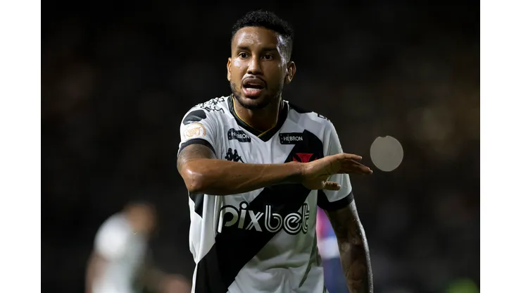 Jair, jogador do Vasco, foi expulso do jogo contra o Bangu. Jorge Rodrigues/AGIF