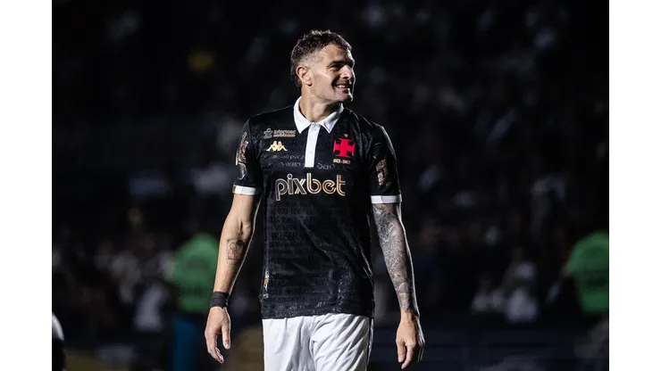 Foto: Leandro Amorim/Vasco - Vegetti fica próxima de renovar com o Vasco.