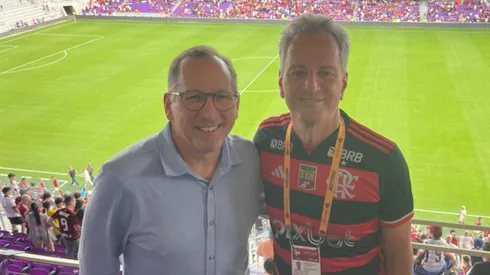 John Textor surpreende ao aparecer ao lado de Landim em amistoso do Flamengo. Foto: Setorista do Flamengo, Fred Gomes