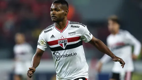 RS – Porto Alegre – 20/07/2022 – BRASILEIRO A 2022, INTERNACIONAL X SAO PAULO – Nikao jogador do Sao Paulo durante partida contra o Internacional no estadio Beira-Rio pelo campeonato Brasileiro A 2022. Foto: Pedro H. Tesch/AGIF