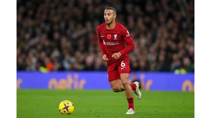 Thiago AlcÂntara, meia do Liverpool. Foto: Mike Hewitt/Getty Images