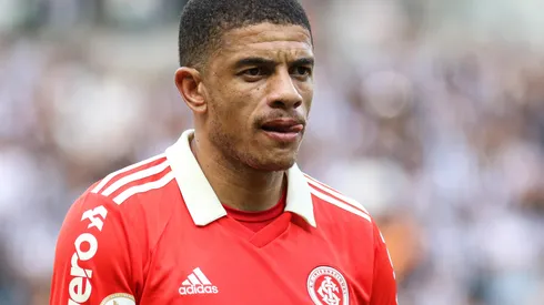 Taison no Internacional durante partida contra o Atletico-MG no Mineirão pelo campeonato Brasileiro A 2022. Foto: Fernando Moreno/AGIF