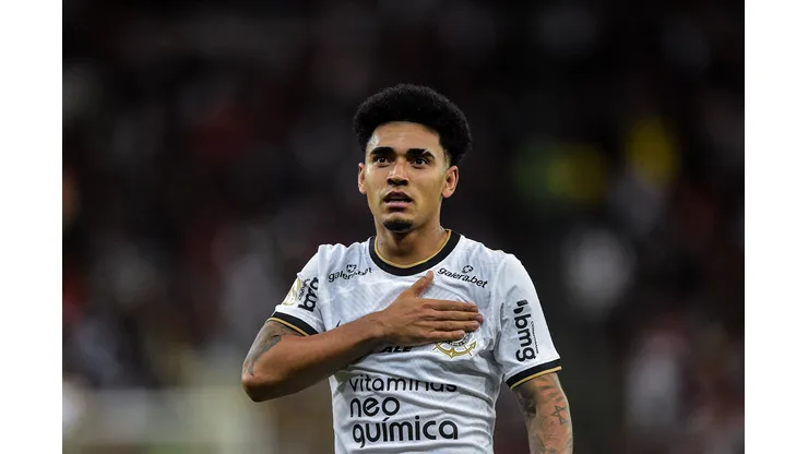 Du Queiroz interessa ao Grêmio. Foto: Thiago Ribeiro/AGIF
