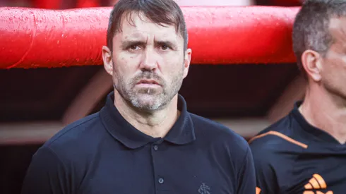 Eduardo Coudet técnico do Internacional durante partida contra o Botafogo no estadio Beira-Rio pelo campeonato Brasileiro A 2023. Foto: Maxi Franzoi/AGIF
