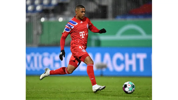 Douglas Costa em sua passagem pelo Bayern. Foto: Stuart Franklin/Getty Images
