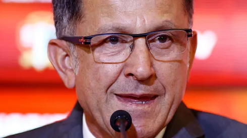 Juan Carlos Osorio faz pronunciamento a imprensa apos se desligar do comando tecnico do Sao Paulo para assumir a Selecao Mexicana no CT da Barra Funda. Foto: Daniel Vorley/AGIF