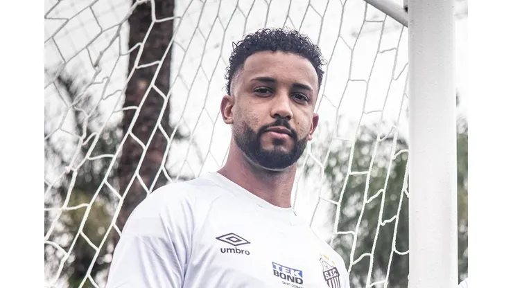 Jorge foi apresentado pelo Santos - Foto: Twitter/Santos