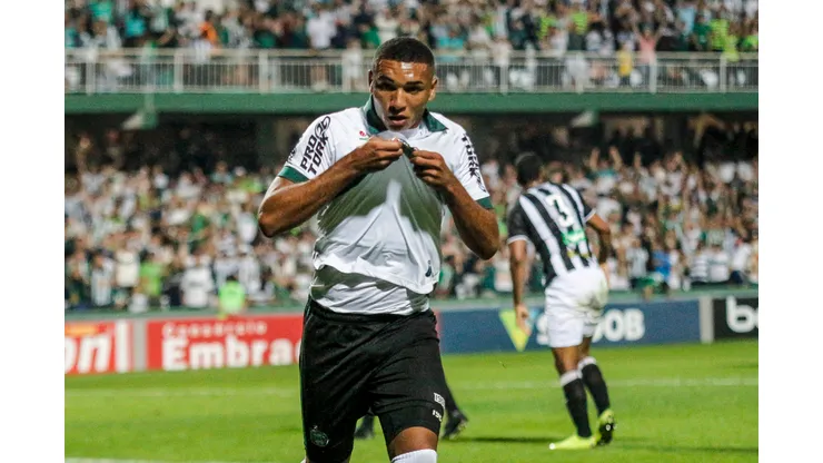 Igor Jesus interessa ao Athletico. Foto: Gabriel Machado/AGIF