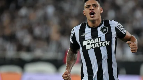 Luis Henrique jogador do Botafogo comemora seu gol durante partida contra o Internacional no estadio Engenhao pelo campeonato Brasileiro A 2023. Thiago Ribeiro/AGIF