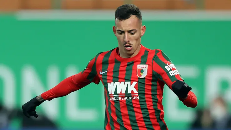 Bahia reforça elenco com pré-contrato de Iago Borduchi, lateral do Augsburg. Alexander Hassenstein/Getty Images