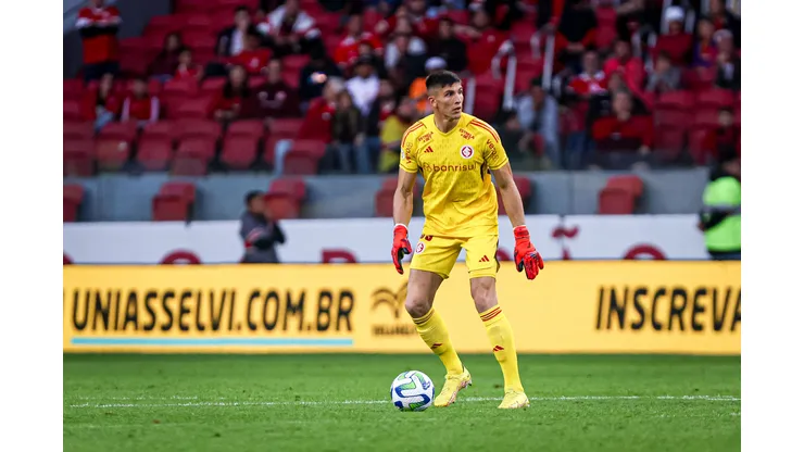Rochet está fora da estreia no Gaúchão. Foto: Maxi Franzoi/AGIF