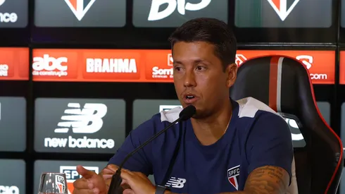 Carpini foi aprovado em sua coletiva. Foto: Rubens Chiri / saopaulofc