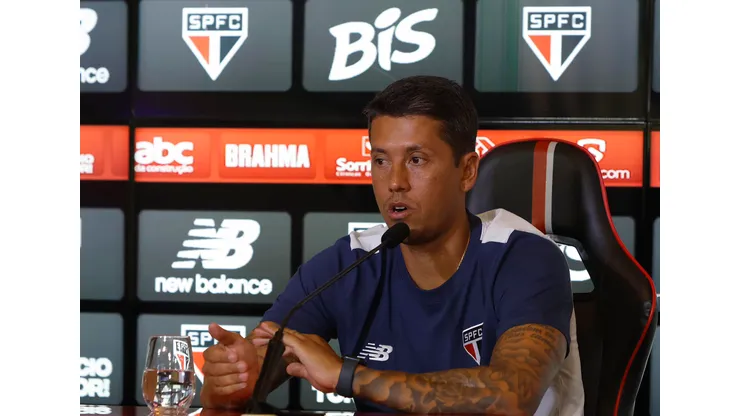 Carpini foi aprovado em sua coletiva. Foto: Rubens Chiri / saopaulofc
