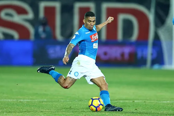 (Photo by Matteo Ciambelli/NurPhoto via Getty Images) – Allan no Napoli em 2017