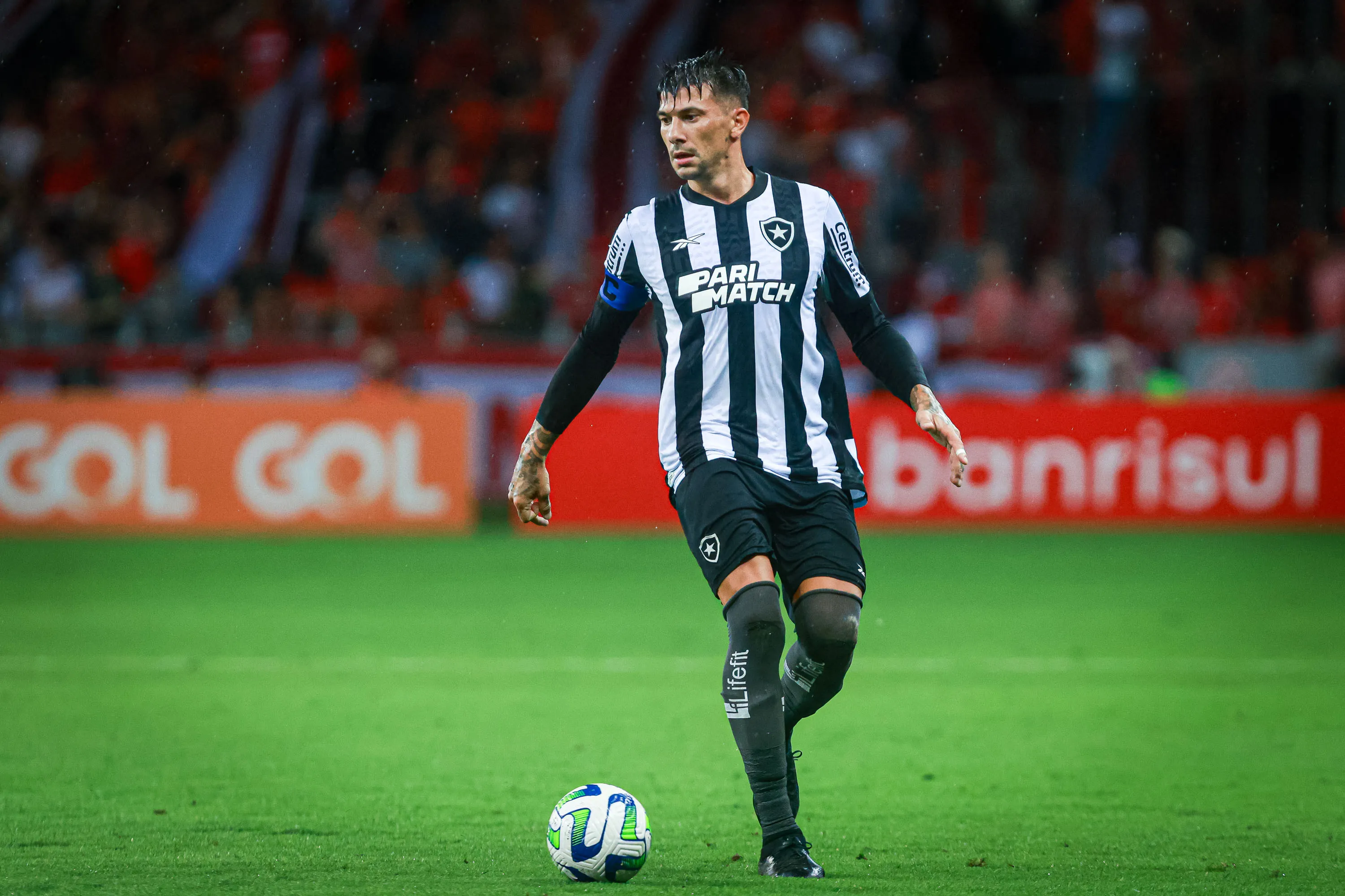 Cuesta quer jogar no Bahia. Foto: Maxi Franzoi/AGIF