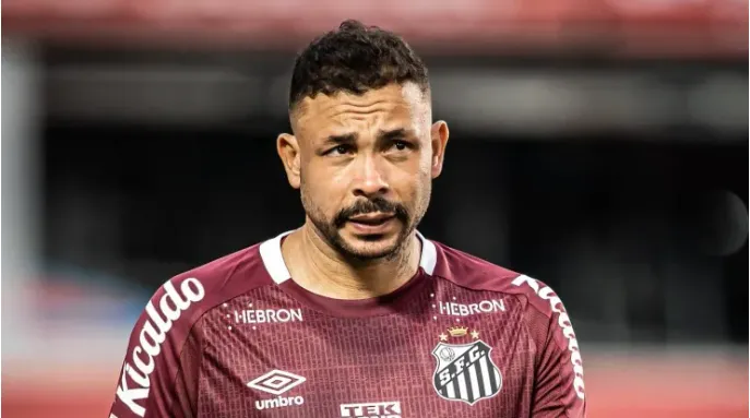 Goleiro Vladimir, do Santos. AGIF/ Raul Baretta