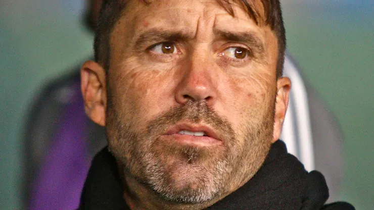 Eduardo Coudet técnico do Atlético-MG durante partida contra o Coritiba no estádio Couto Pereira pelo campeonato BRASILEIRO A 2023. Foto: Gabriel Machado/AGIF