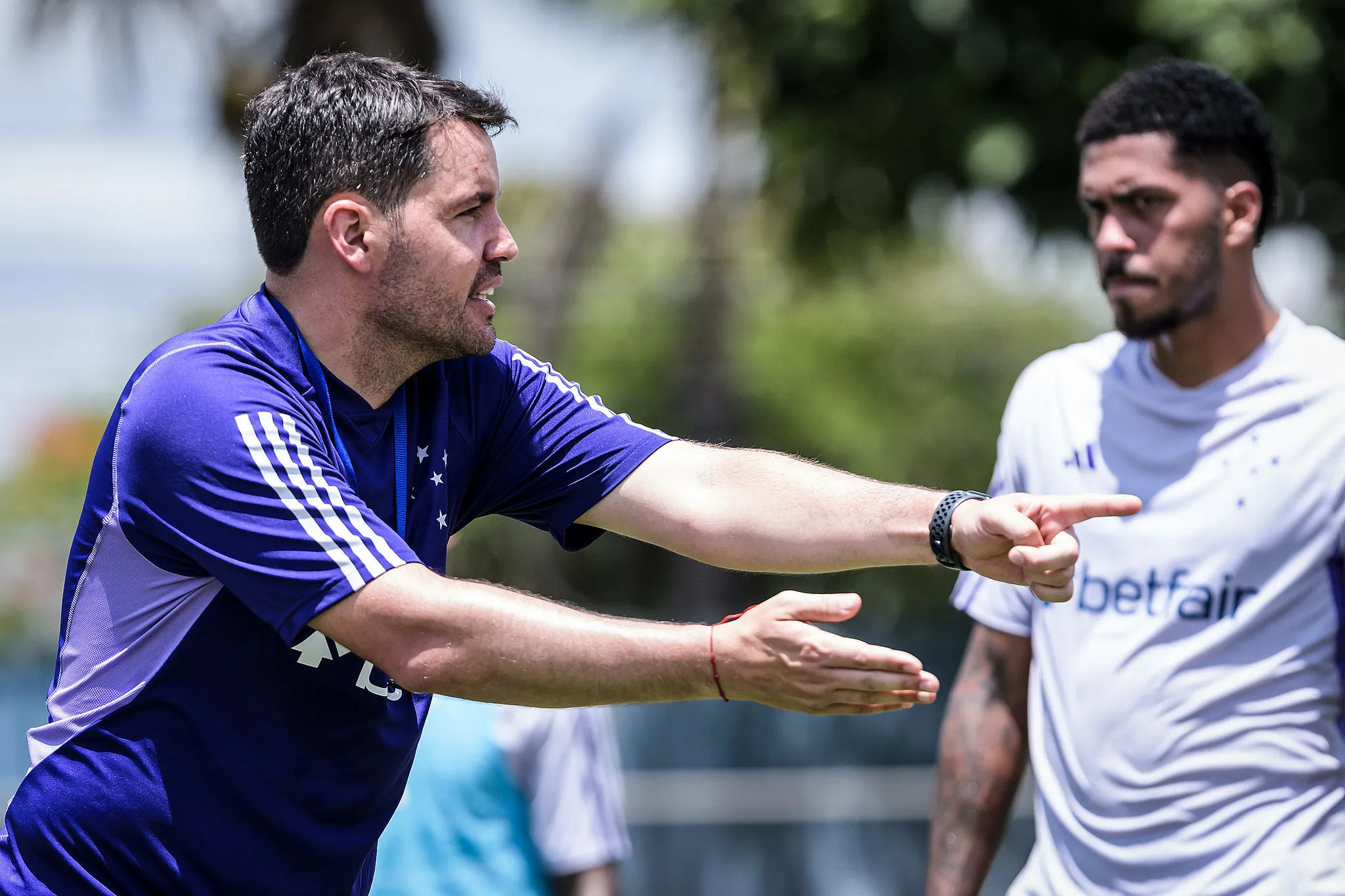 Foto: Gustavo Aleixo/Cruzeiro – Nicólas Larcamón em ação pelo Cruzeiro.