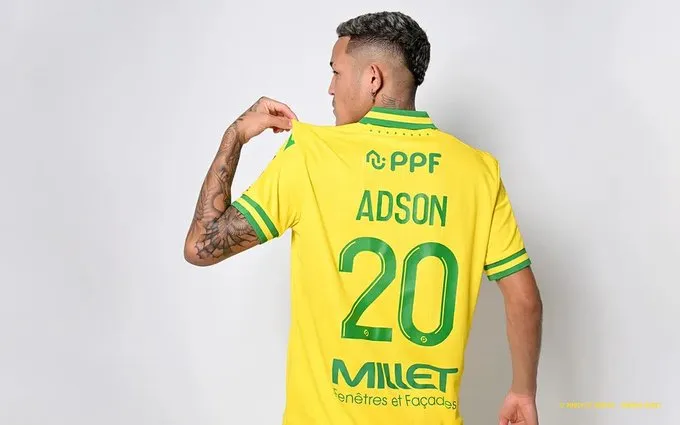 Adson, jogador do Nantes acerta com Vasco - Foto: Twitter/Nantes