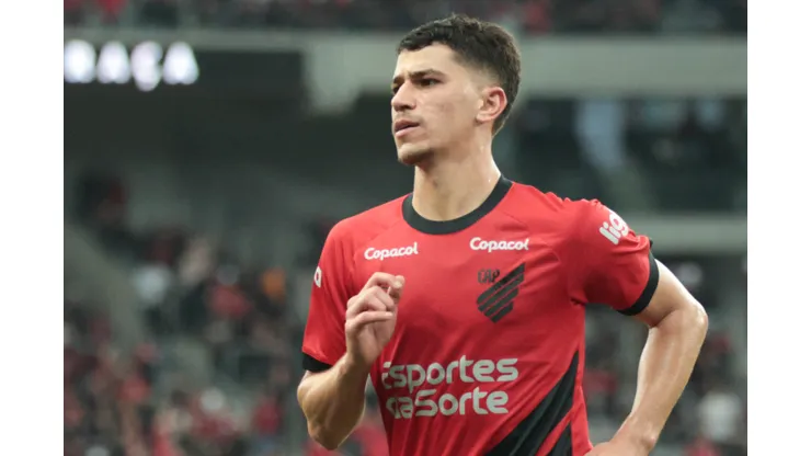 Foto: Robson Mafra/AGIF- Vitor Bueno fala sobre ida ao futebol japonês.
