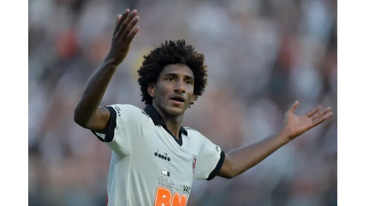 Talles Magno pode retornar ao Brasil em 2024. Foto: Thiago Ribeiro/AGIF