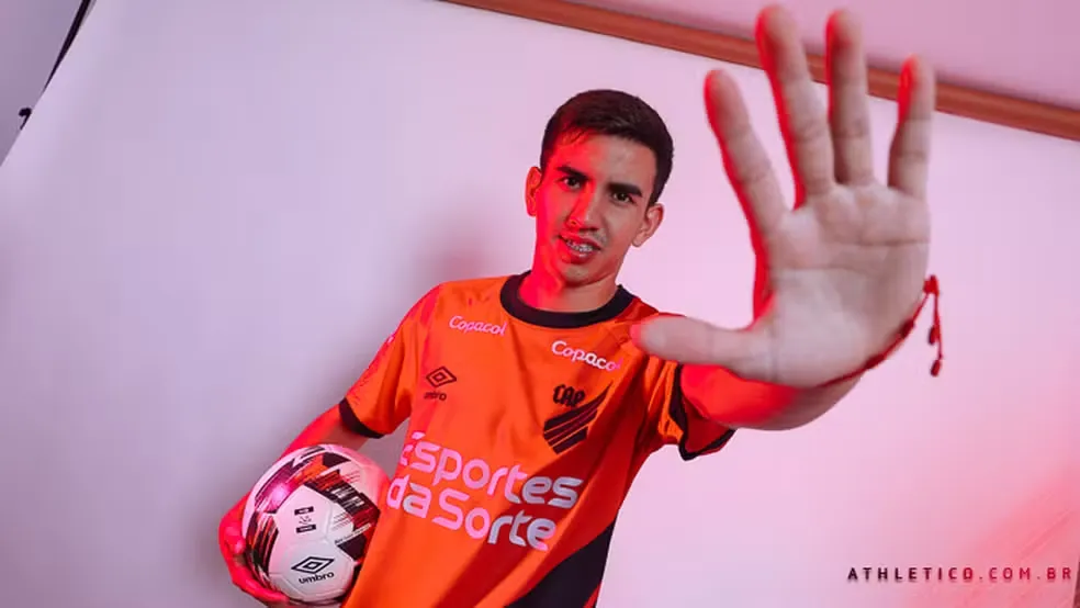 Romeu Benitez, jogador do Athletico-PR - Foto: Twitter/Athletico-PR