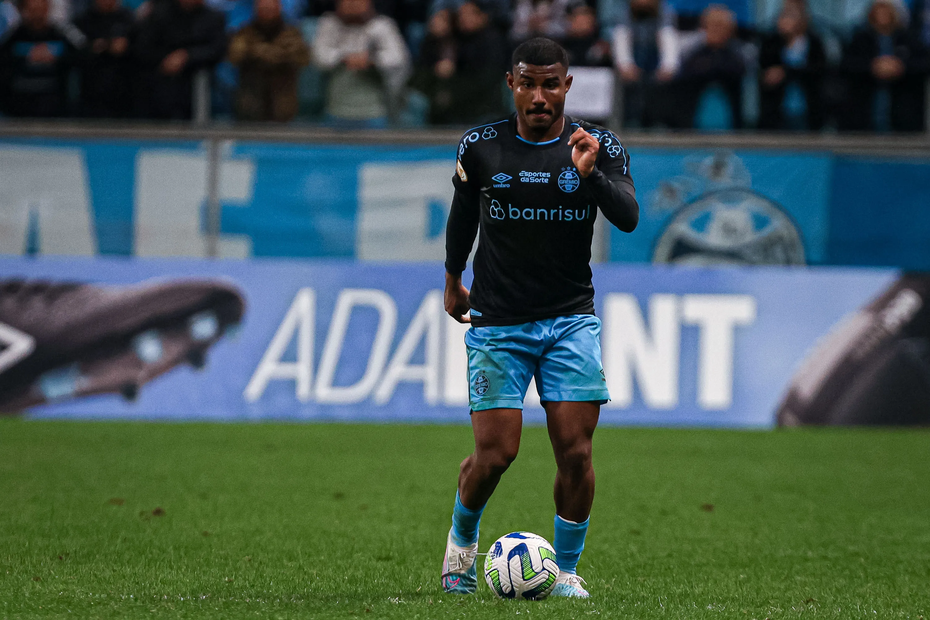 Cuiabano jogador do Gremio durante partida contra o Cruzeiro no estadio Arena do Gremio pelo campeonato Brasileiro A 2023. Maxi Franzoi/AGIF