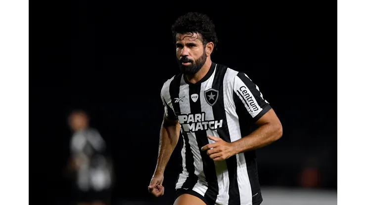 Diego Costa em sua passagem pelo Botafogo. Foto: Thiago Ribeiro/AGIF