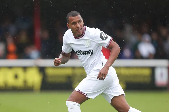 (Photo by Rob Newell – CameraSport via Getty Images) – Luizão