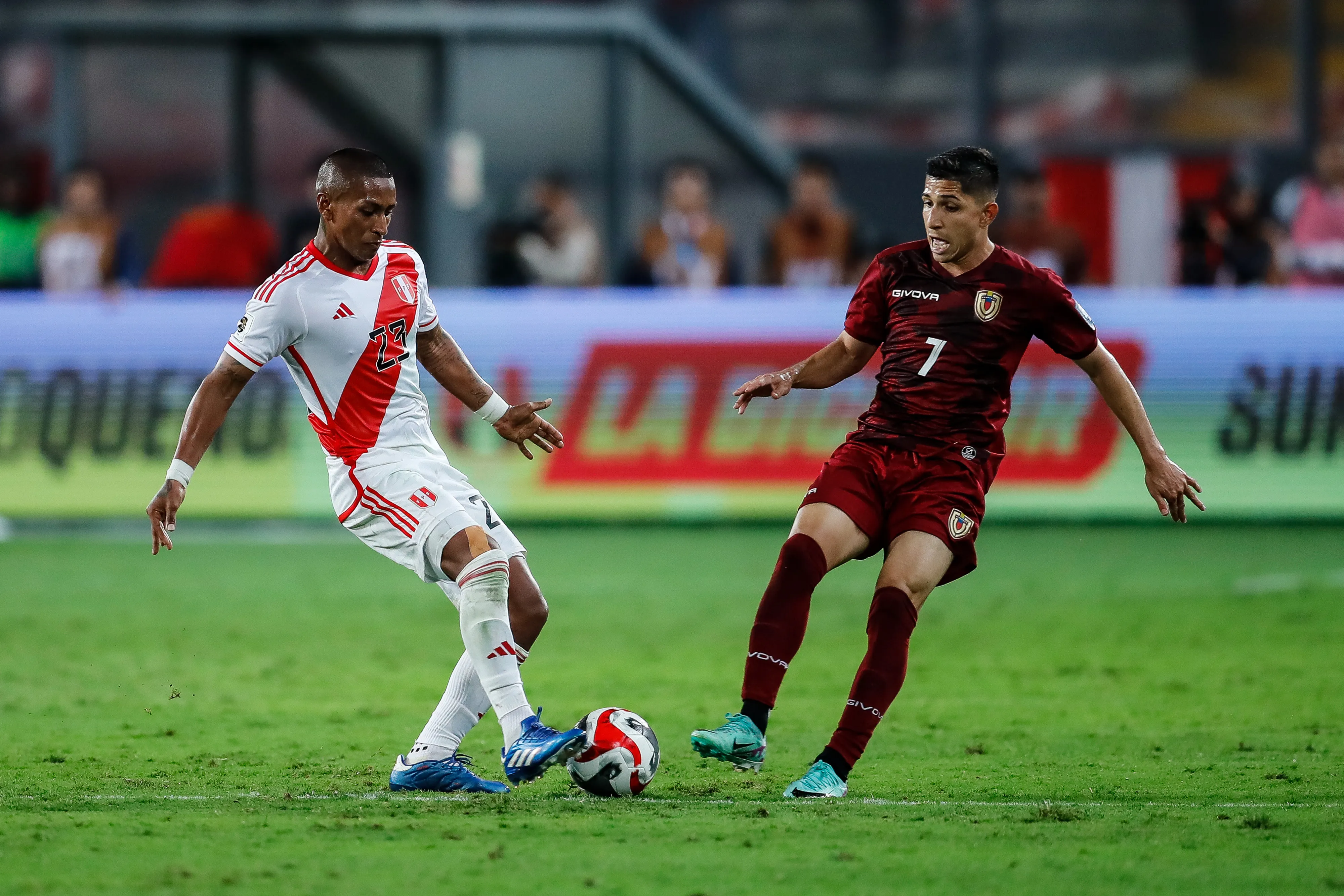 Savariano teria acordo encaminhado com o Botafogo. Foto: Daniel Apuy/Getty Images
