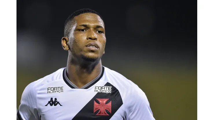 Juninho optou por deixar o Vasco - Foto: Thiago Ribeiro/AGIF