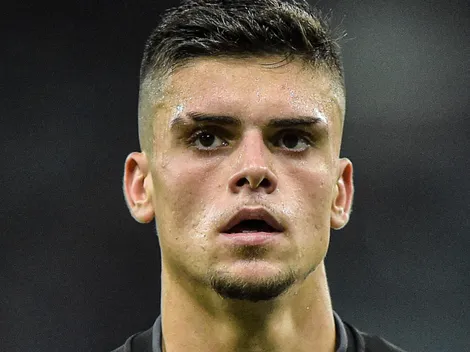 BOMBANDO! Possível adeus de Pec 'enlouquece' a torcida do Vasco 