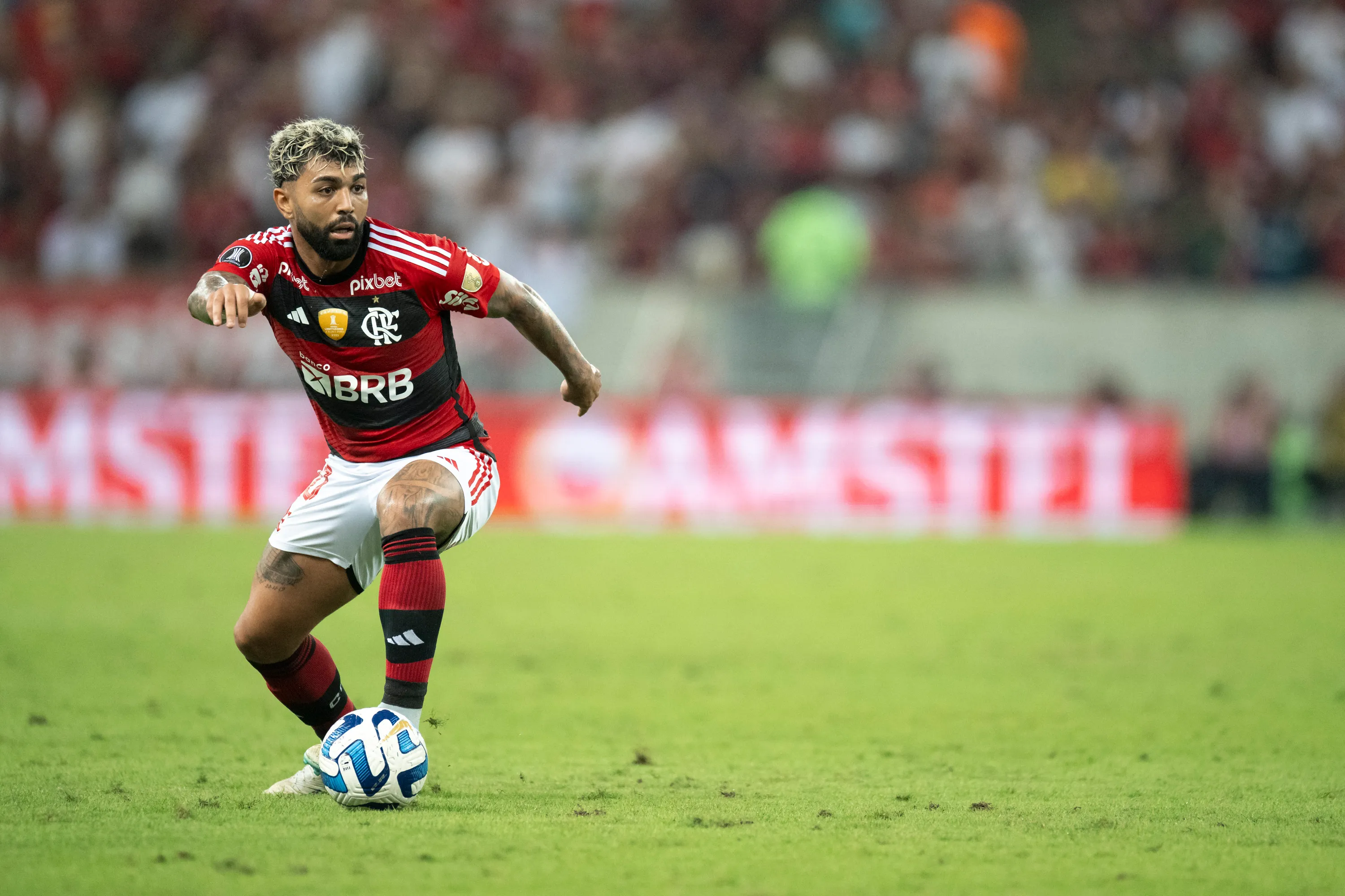 Gabigol segue negociando o seu futuro no Flamengo. Foto: Jorge Rodrigues/AGIF