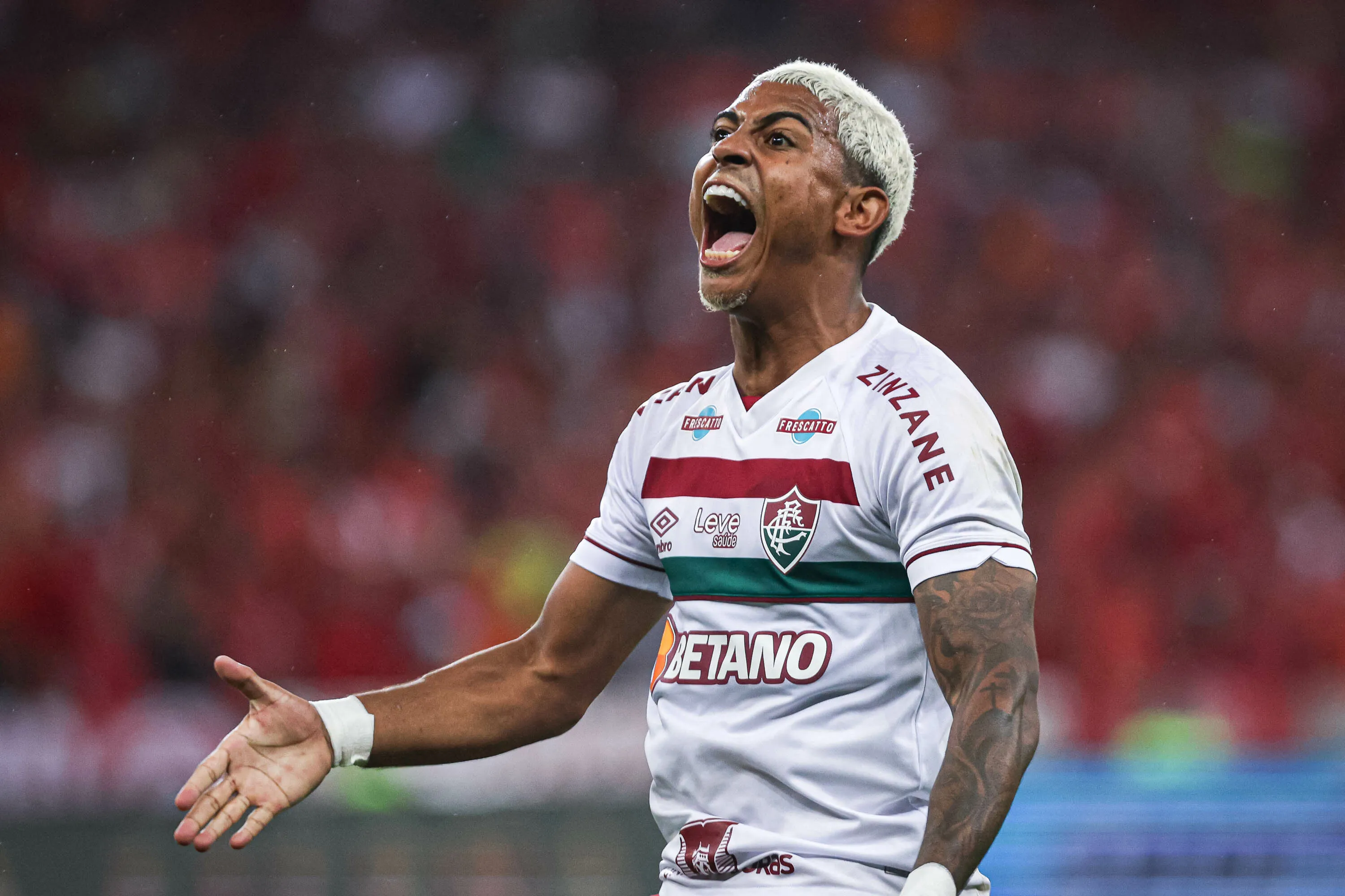 Foto: Maxi Franzoi/AGIF – John Kennedy comemorando gol com a camisa do Fluminense.