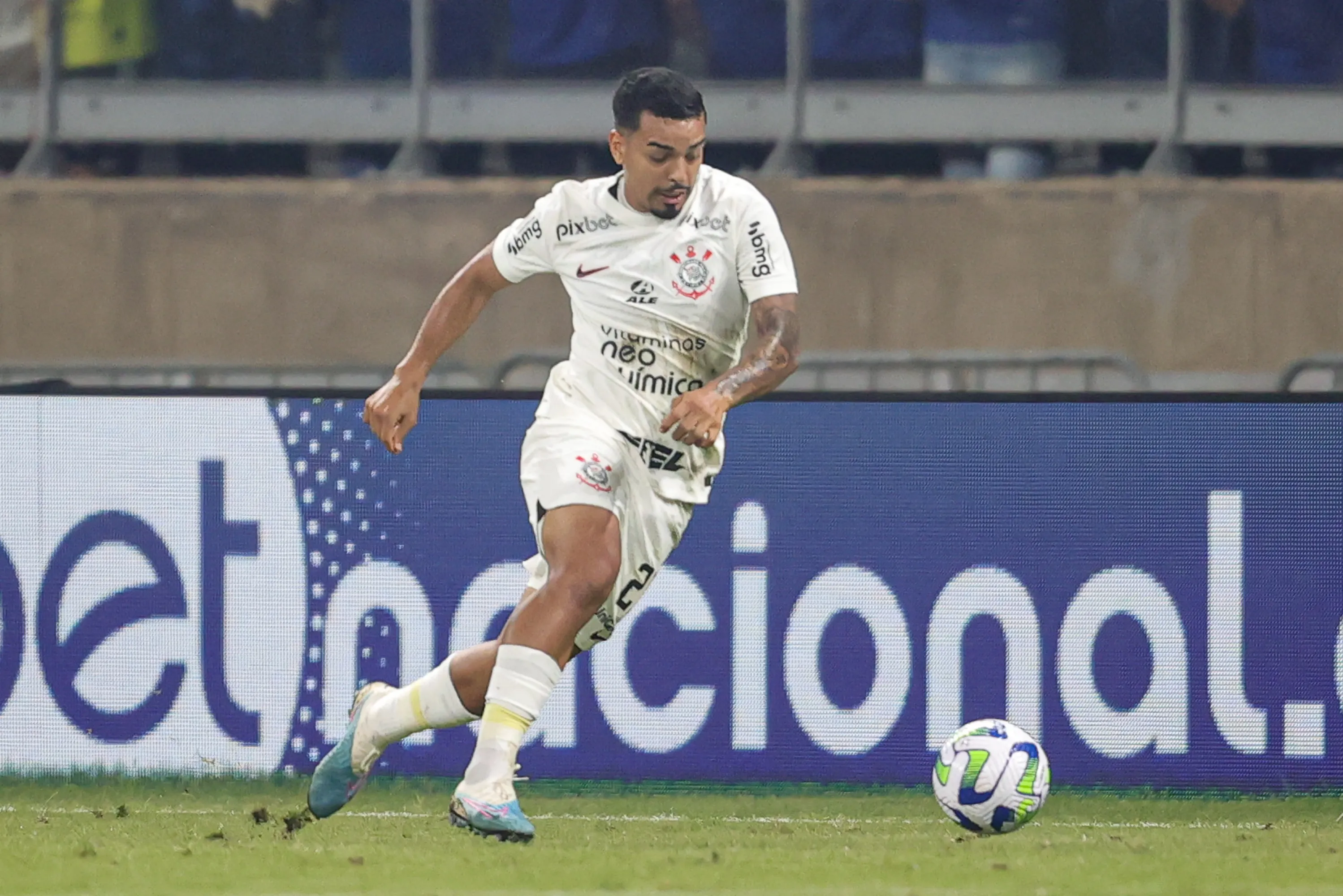 Matheus Bidu é um dos atletas na mira no mercado da bola. Foto: Gilson Lobo/AGIF