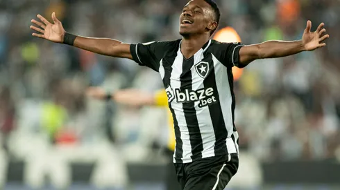 Foto: Jorge Rodrigues/AGIF – Jeffinho em partida do Botafogo no Campeonato Brasileiro de 2022