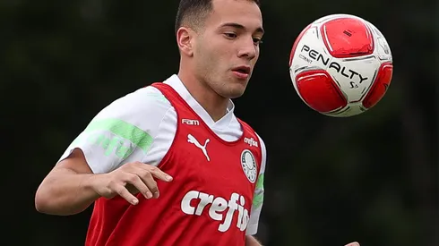Foto: Cesar Greco/Palmeiras/by Canon - Fabinho durante treinamento do Palmeiras.