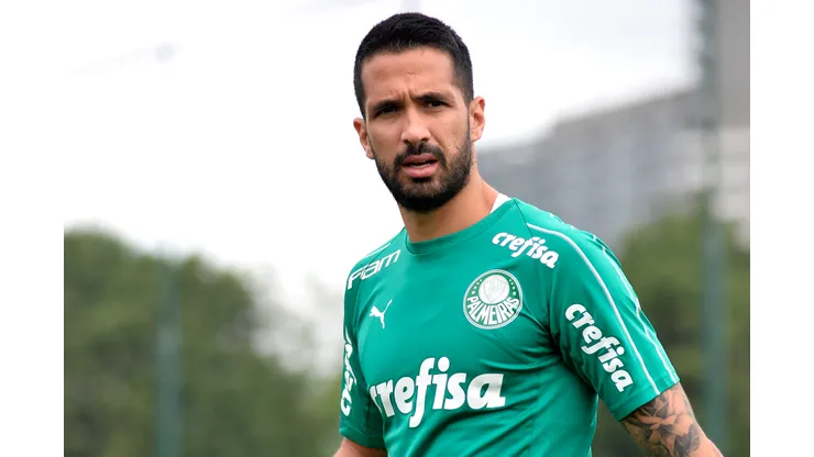 Zagueiro Luan, peça 'cotada' no Grêmio, durante treino do Palmeiras na Academia de Futebol. Foto: Bruno Ulivieri/AGIF