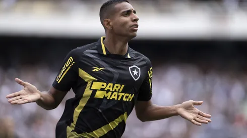 Victor Sá deixou o Botafogo para assinar com o Krasnodar, da Rússia - Foto: Jorge Rodrigues/AGIF