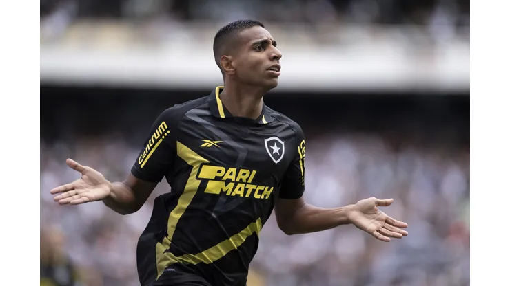 Victor Sá deixou o Botafogo para assinar com o Krasnodar, da Rússia - Foto: Jorge Rodrigues/AGIF