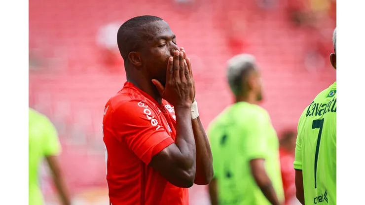Enner Valencia jogador do Internacional lamenta durante partida contra o Ypiranga no estadio Beira-Rio pelo campeonato Gaucho 2024. Foto: Maxi Franzoi/AGIF