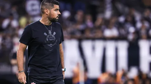 Treinador português tentou levar o zagueiro para o Corinthians – Foto: Marcello Zambrana/AGIF