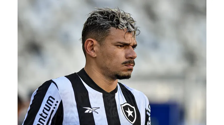 Tiquinho Soares toma decisão importante e avisa ao Botafogo. Foto: Thiago Ribeiro/AGIF