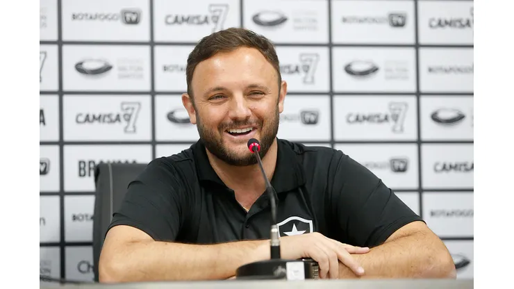 Foto: Vitor Silva/Botafogo - Mazzuco revela perfil de futuro técnico do Botafogo.